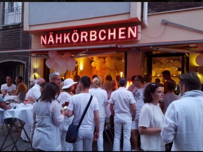 Foto: N&amp;auml;hk&amp;ouml;rbchen